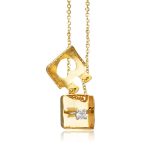 Arany-nyakek-elrejtett-gyuruvel